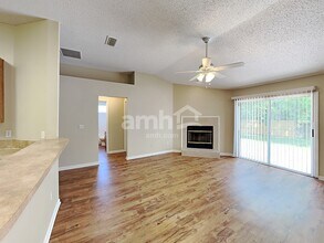 6815 Rapid River Dr in Jacksonville, FL - Building Photo - Building Photo