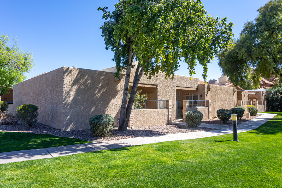 1217 N Miller Rd in Scottsdale, AZ - Building Photo