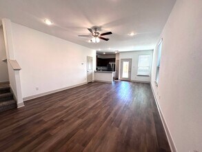 7536 Magnolia Village in San Antonio, TX - Building Photo - Building Photo