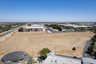 Natomas Fountains Apartments