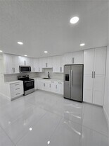 5551 NW 175th St in Miami Gardens, FL - Building Photo