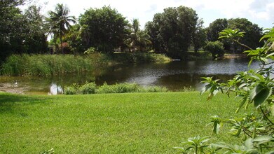 3845 Victoria Dr in West Palm Beach, FL - Building Photo - Building Photo