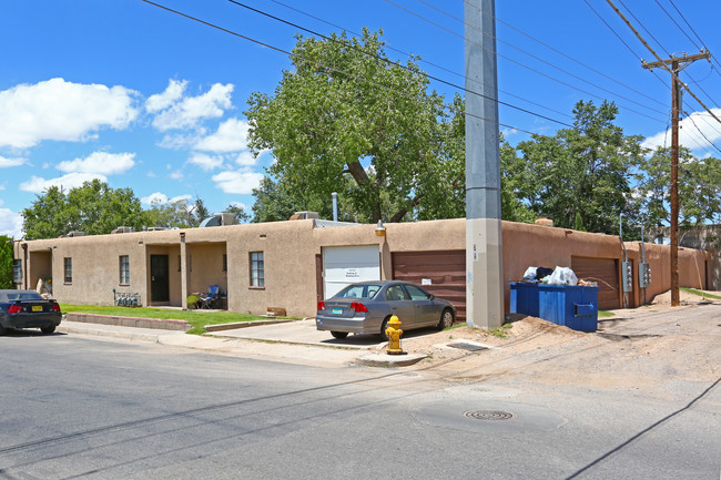 424 Yale Blvd SE in Albuquerque, NM - Building Photo - Building Photo