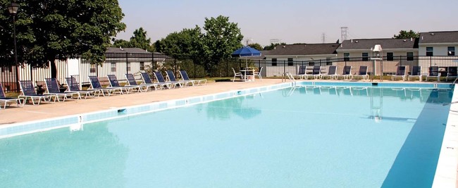 Townes at Heritage Hill in Glen Burnie, MD - Foto de edificio - Building Photo