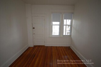 1375 Commonwealth Ave, Unit 11 in Boston, MA - Building Photo - Building Photo