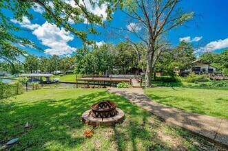 102 Northwood Pl in Enchanted Oaks, TX - Building Photo - Building Photo