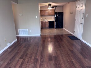 7519 Triwoods Dr, Unit F in St. Louis, MO - Building Photo - Building Photo