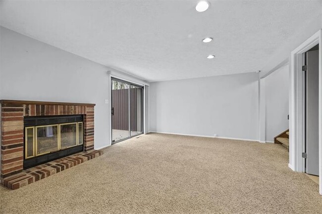 1101 Timberglen Dr in Imperial, PA - Building Photo - Building Photo