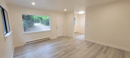 8805 244th St SW in Edmonds, WA - Building Photo - Building Photo