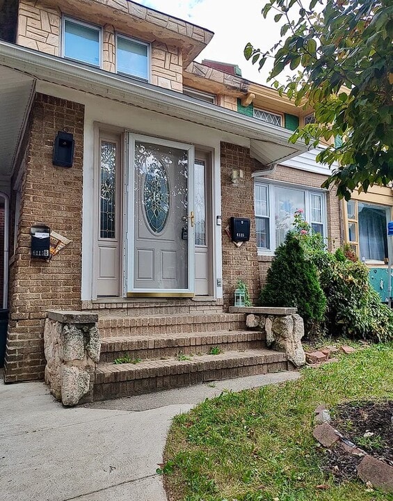 6115 Carpenter St in Philadelphia, PA - Building Photo