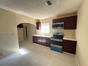 1290 NE 143rd St in North Miami, FL - Building Photo - Building Photo