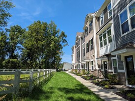 48 Sidney Ln in Stratford, NJ - Building Photo