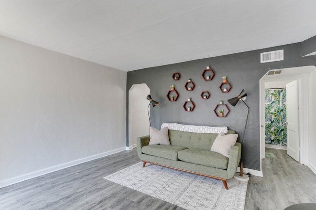 1324 Hillside Ave in Norfolk, VA - Building Photo - Building Photo
