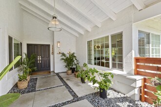 6146 Shadycreek Dr in Agoura Hills, CA - Building Photo - Building Photo