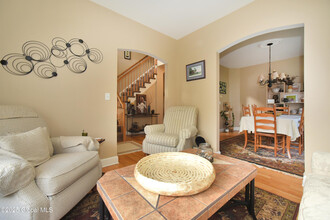 11 Larkspur Dr in Saratoga Springs, NY - Building Photo - Building Photo