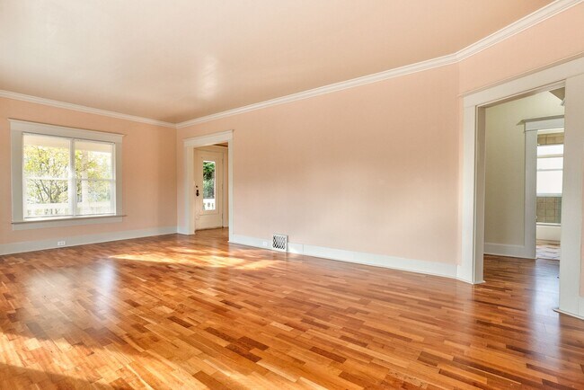 1424 N Northgate Way-Unit -1424 N Northgate Way in Seattle, WA - Building Photo - Building Photo