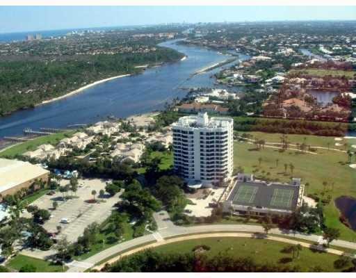 3322 Casseekey Island Rd-Unit -304 in Jupiter, FL - Building Photo