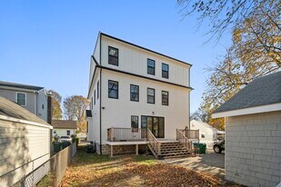 19 Shirley Rd, Unit 19 in Medford, MA - Building Photo