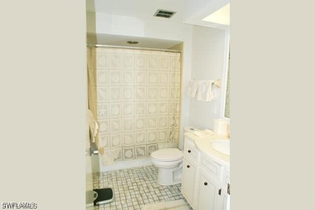 property at 320 Gulf Shore Blvd S