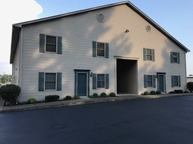 120 Middleground Way, Unit 01 in London, KY - Building Photo