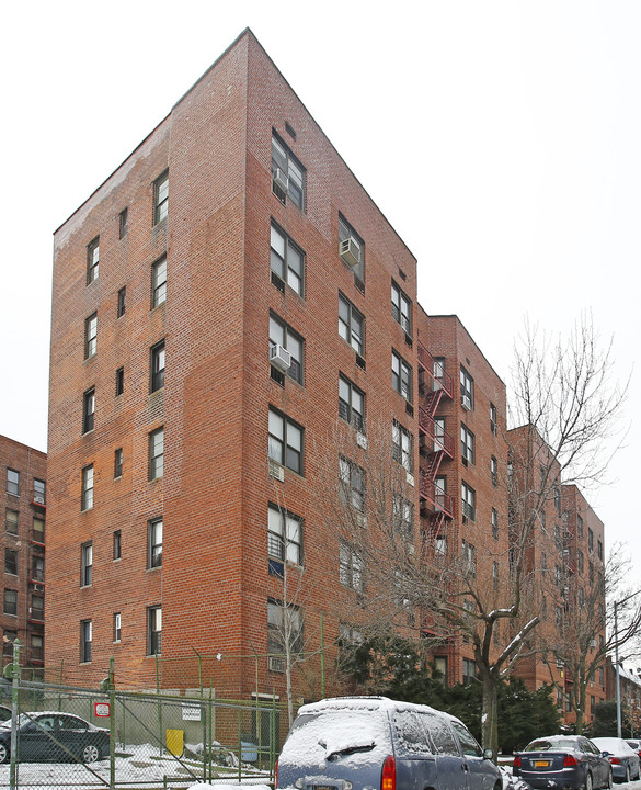 250 Parkville Ave in Brooklyn, NY - Building Photo