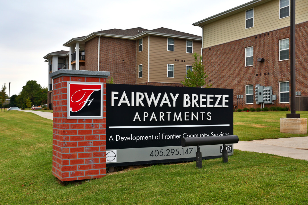 Fairway Breeze in El Reno, OK - Building Photo