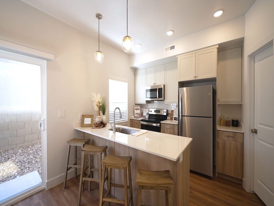 Desert Sage Townhomes in Hurricane, UT - Building Photo