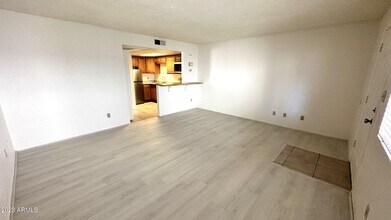 700 W University Dr in Tempe, AZ - Building Photo - Building Photo