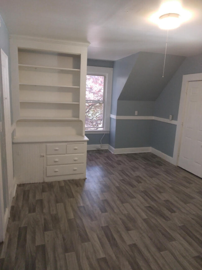 215 Willow St in Waterbury, CT - Building Photo - Building Photo