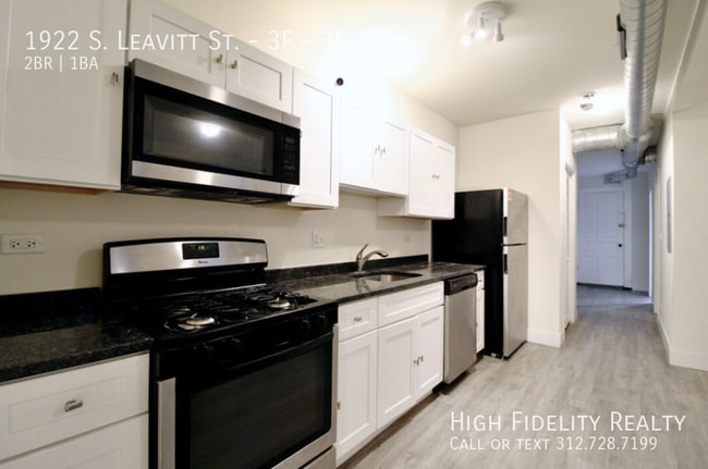 1922 S Leavitt St in Chicago, IL - Building Photo - Building Photo