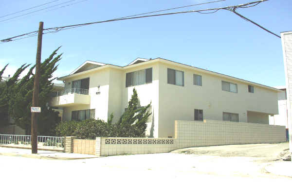 830 W Hamilton Ave in San Pedro, CA - Foto de edificio