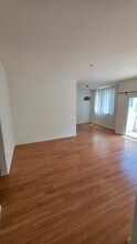 300 E Providencia Ave, Unit 215 in Burbank, CA - Building Photo - Building Photo