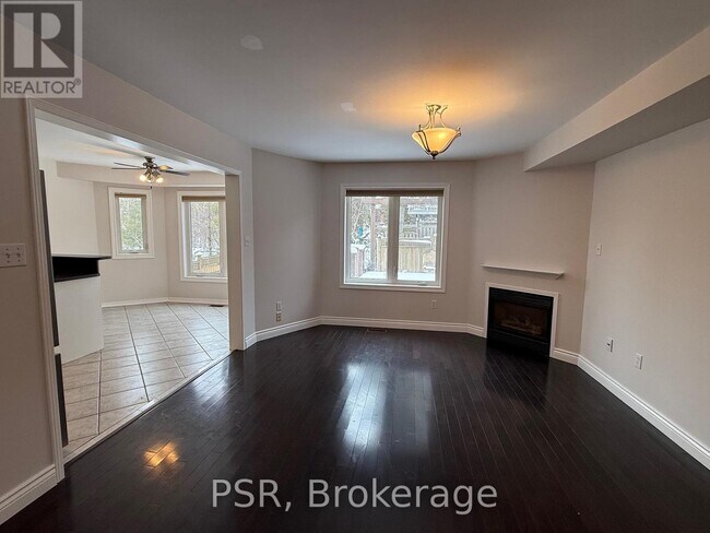 5510 Red Brush Dr in Mississauga, ON - Building Photo - Building Photo