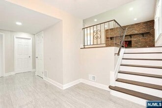 780 Flint Pl in Paramus, NJ - Building Photo - Building Photo