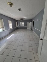 1068 NW 31st St in Miami, FL - Building Photo