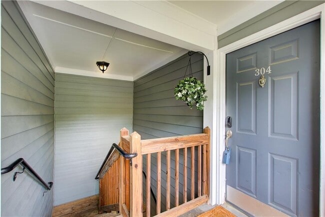304 Madison Ct in Smyrna, GA - Building Photo - Building Photo