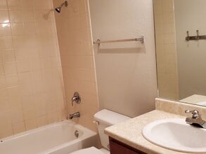 1481 Center St in Mount Pleasant, SC - Building Photo - Building Photo