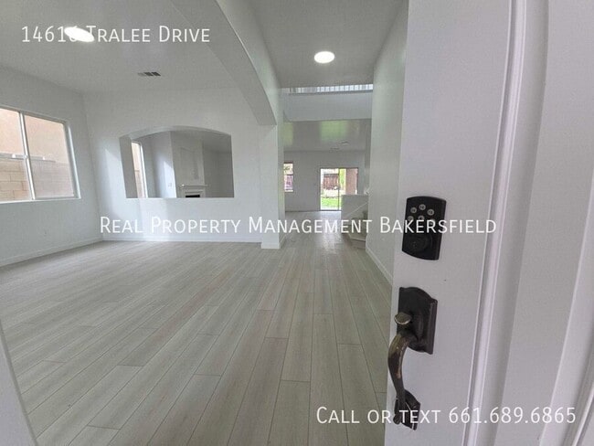 14616 Tralee Dr in Bakersfield, CA - Building Photo - Building Photo