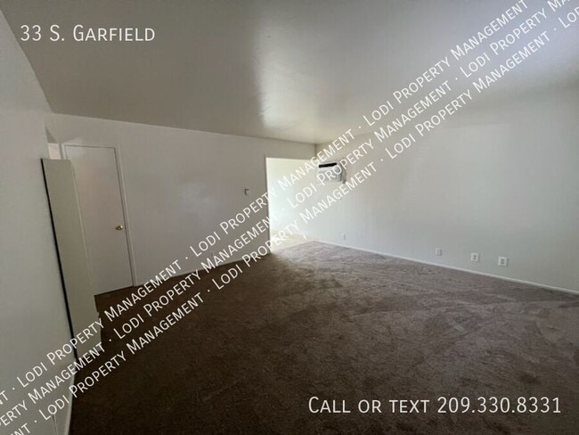 33 S Garfield St in Lodi, CA - Building Photo - Building Photo