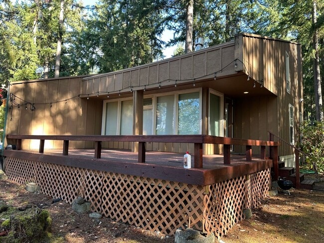 property at 22333 Overlake Loop SE