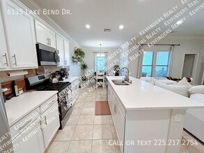 6135 Lk Bnd Dr in Baton Rouge, LA - Building Photo - Building Photo