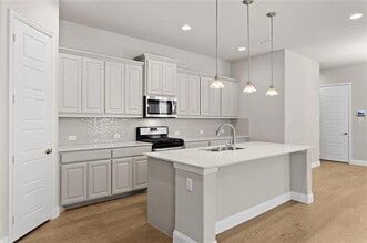 175 McCartt Dr. in Lewisville, TX - Building Photo - Building Photo