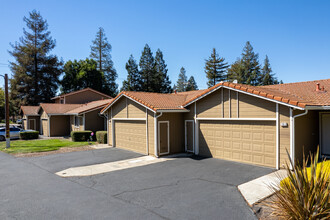 Oak Grove Terrace in Concord, CA - Building Photo - Building Photo