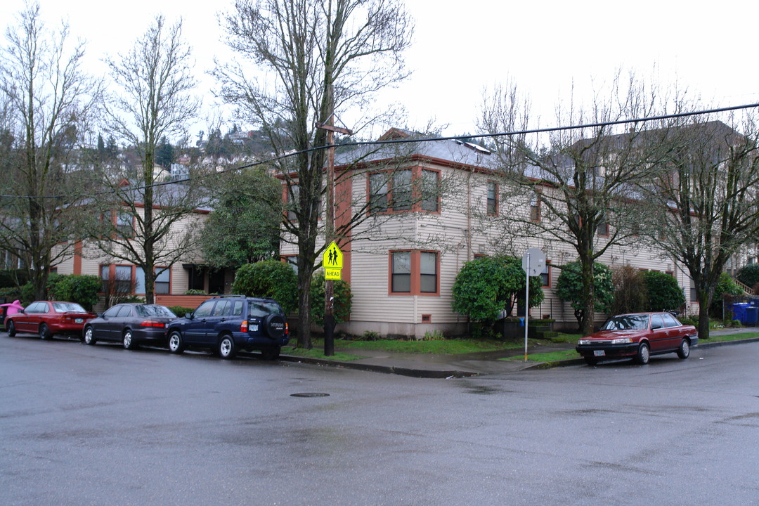 1635 NW 26th Ave in Portland, OR - Building Photo