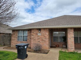 2321 Antelope Ln in College Station, TX - Building Photo