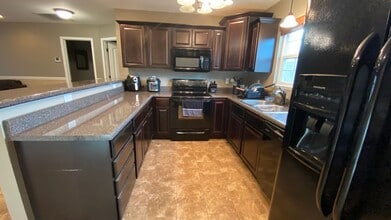 21028 Halifax Dr in St. Robert, MO - Building Photo - Building Photo