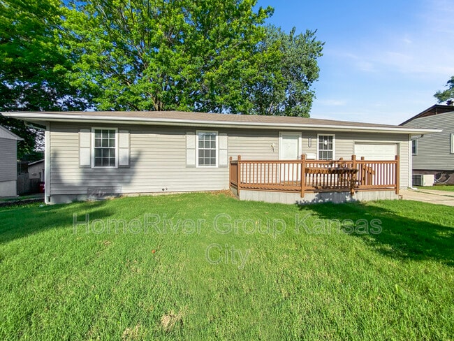 property at 3913 S Lynn St