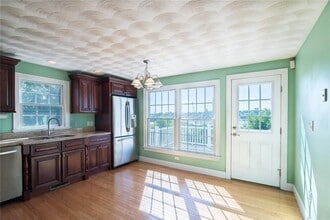 86 S Brow St in East Providence, RI - Building Photo - Building Photo