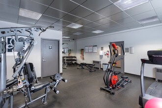 Le Jardin Apartments in Edmonton, AB - Building Photo - Interior Photo