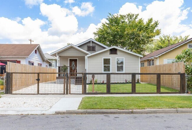 property at 3406 Michigan St